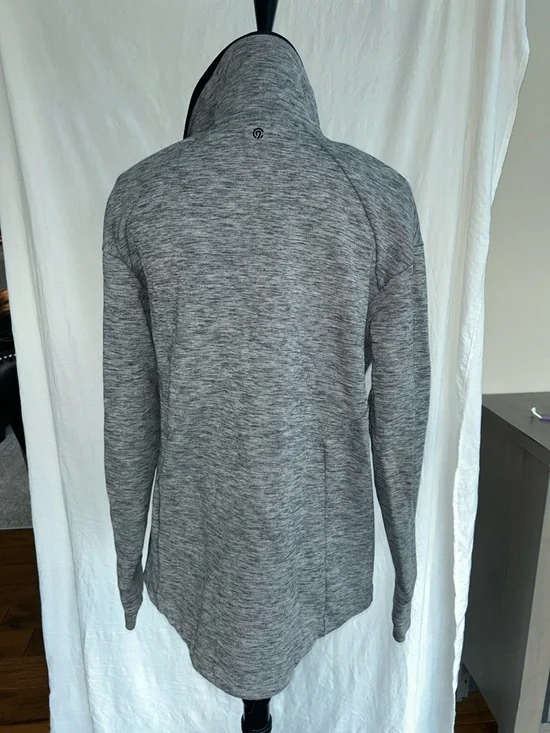 Champion: Heather Gray and Black Pullover Hoodie: Size Large - Picture 4 of 9
